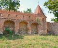  Der mittelalterliche Stadtkern ist von einer fast intakten 4,2 km langen Stadtmauer umfangen.