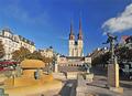 Der weite Hallplatz