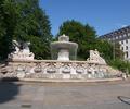 Lenbachplatz mit Lenbach-Brunnen