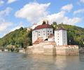 Veste Niederhaus, eine Wasserburg 