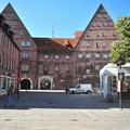 Neuer Bau zwischen Mnsterplatz und Ufer der Blau,