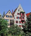 Giebelreihe hinter der Stadtmauer von Ulm